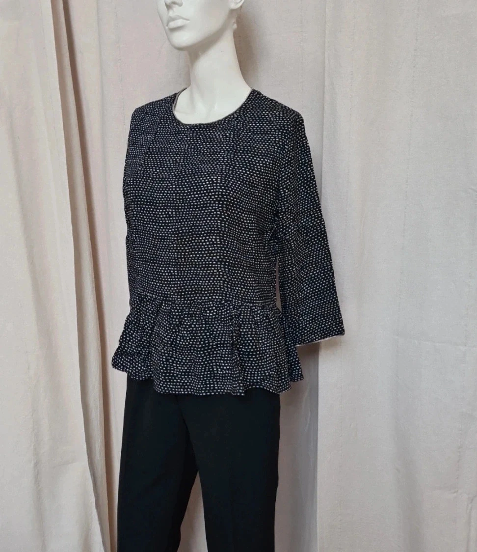 Blusa negra con volante estampado – Talla 1 🖤 – photo 7